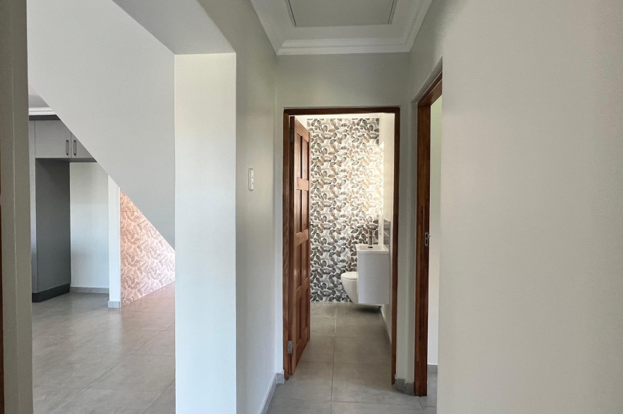 3 Bedroom Property for Sale in Wavecrest Eastern Cape